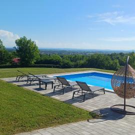 Holiday Home Tilia - pool & view