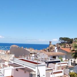 Lets Holidays Big Terrace House and 2 Parking