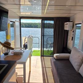 Houseboat Bella, hotel in Tereszewo