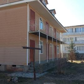Azalia – hotel w mieście Bosteri