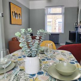 St Pauls Terrace - 2 bed house nr Train Station