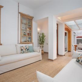 Seahomes Vacations - Villagehouse Heart of Blanes, hotel a Blanes