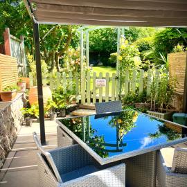 Village Cottage Marple, hotel in Marple