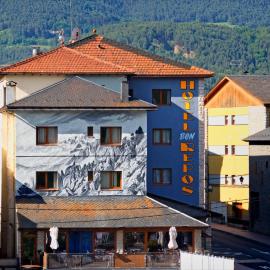 Hotel Bon Repos: Bellver de Cerdanya'da bir otel