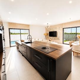 Villa moderne privée avec piscine, vue montagne 3 chambres – hotel w mieście Pennautier