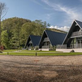 A-Frame Cabins & Private Jacuzzi, hotel din Groşi