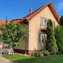 Lavender Apartment, hotel u Siofoku