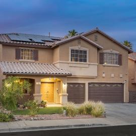 5BR 3BA Family friendly entire home w pool, spa, games, tvs, and more, hotell Las Vegases
