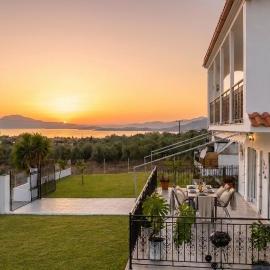 Villa Aelia Luxury Maisonette, хотел в Саламис