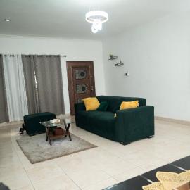 Quiet 3 Bedroom in Gated Home in Oyarefa, Accra, Near Aburi, hotel sa Oyarifa