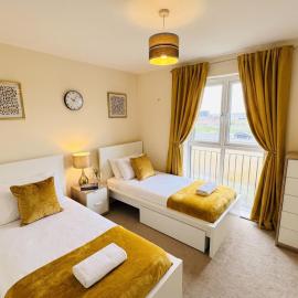Modern 2-Bedroom Apartment، فندق في بريستول
