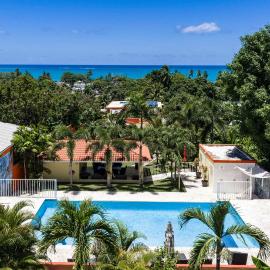 Villa Jardin - Infinity Pool and Backyard Oasis, hotel en Luquillo