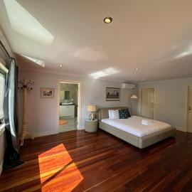 Shine House, hotel in Balwyn North