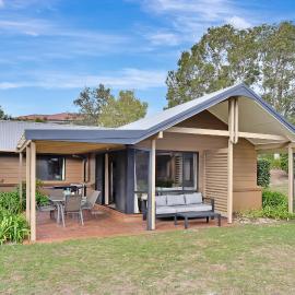 Condo 105 @ Horizons Golf Resort - Salamander Bay NSW, hotel di Salamander Bay