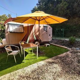 Caravana Vintage El Roserar de Montseny Homestay, מלון במונטסני