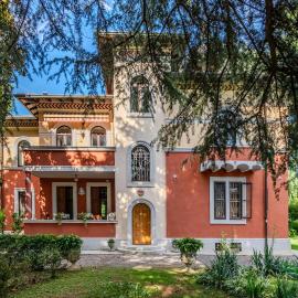 Villa dei Ricordi - Apartments near Como, Milan and Malpensa, hotelli kohteessa Mozzate