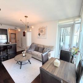 2-Bdrm and 1 Den 3 bed Condo with 2 bath - Prime location- Adjacent to Scotiabank Arena, CN Tower, Union Station, Ripleys