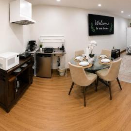 Azure Glow Studio, hotel a Brossard