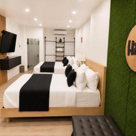 The Hive Boutique Hotel Pool Suite 108, מלון בסקרבורו