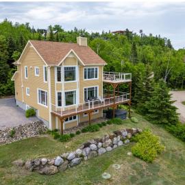Panoramic View 2BR FP BBQ Terrace - Upper