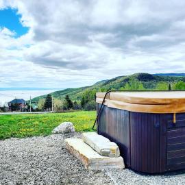 Charlevoix 4BR Cottage Hot Tub & Game Room 12
