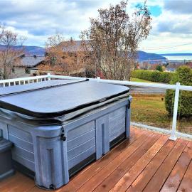 3CH - Fireplace Spa Sauna WiFi Ping-pong, hotel in Baie-Saint-Paul