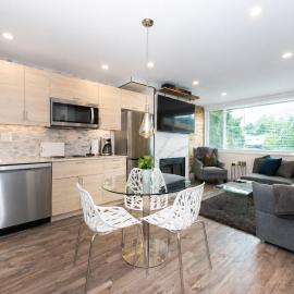 Heart of Whistler Village - Renovated Condo - Free Parking