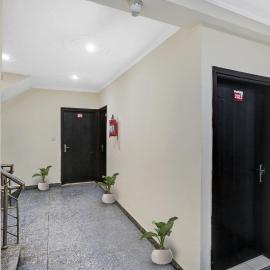 Hotel O Hotel Blue Orchid، فندق في نيودلهي
