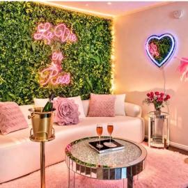 Luxury Pool View Spa Suite-Massage Chair-Steam Sauna-Welcome Champagne !