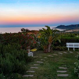 Comino Alto Agriturismo e Appartamenti、シニスコーラのホテル