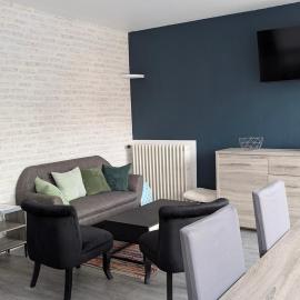 Appartement 4 chambres avec garage, idéal famille ou pro, centre Sedan, хотел в Седан