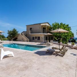 Casa Di Mare - Studios and Apartments with pool on the beach, by ZanteWize