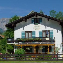 Haus Auerhahn Ferienwohnungen, hotel a Ramsau