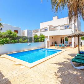 Villa Lagoa in Cala Dor, hotel in Cala D'or