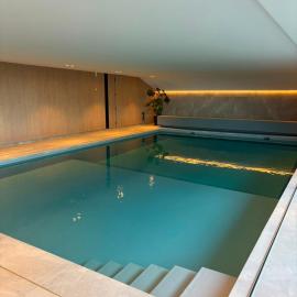 Vakantiestudio De Zeeparel De Panne met zwembad、デ・パンネのホテル