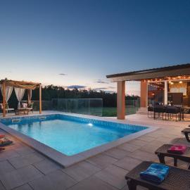 Villa Lady Di, a private pool haven near Labin, hotel di Labin