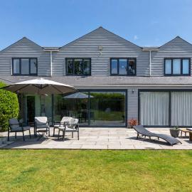 Spacious Coastal Retreat in Folkestone, Sleeps 12