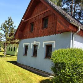 Resort Koloděje-modrý dům