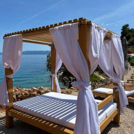 Zastražišće에 위치한 호텔 Robinson Medvidna Hvar Apartments