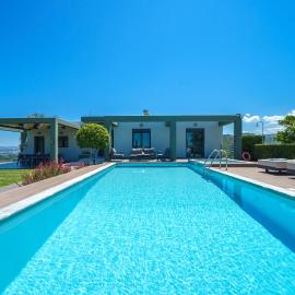 Mythic Olive villa - Heated Pool - Amazing view