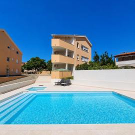 Pool Apartment Sol, hotel a Stara Novalja