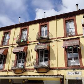Hostal Restaurante Moderno, Hotel in Cistierna