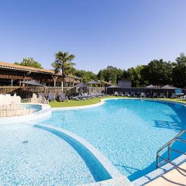 Camping Paradis La Grand'Métairie: Saint-Hilaire-la-Forêt şehrinde bir otel