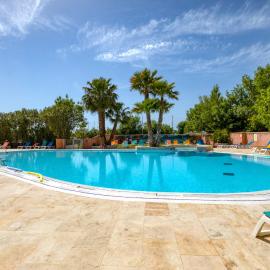 Bungalow, hotel in Agde