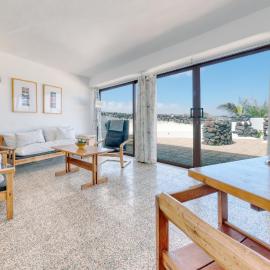 Bungalow Famara 6 - First line of the Sea - Ocean views - Beach 1 min By Lanzarote Vacation Homes
