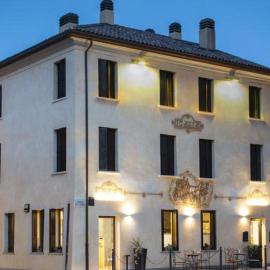 Hotel Italia, hotel Sacilében