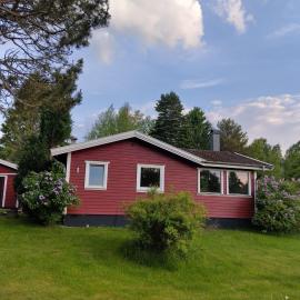 Ruhige Schweden-Idylle nahe Vättern Hjo Ferienhaus mit Gästehaus, hotel v destinaci Hjo