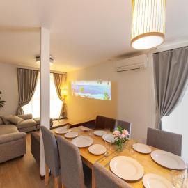 Kokura Family House, 10 Min to Station, 2 Parking, 4 Bed Room, хотел в Китакушу