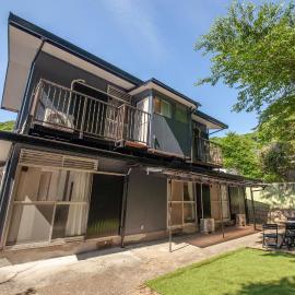 Kokura Family House, 10 Min to Station, 2 Parking, 4 Bed Room, Hotel in Kitakyūshū