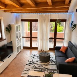 Garda Hideaway - Experia Resort, hotelli kohteessa Cavalcaselle